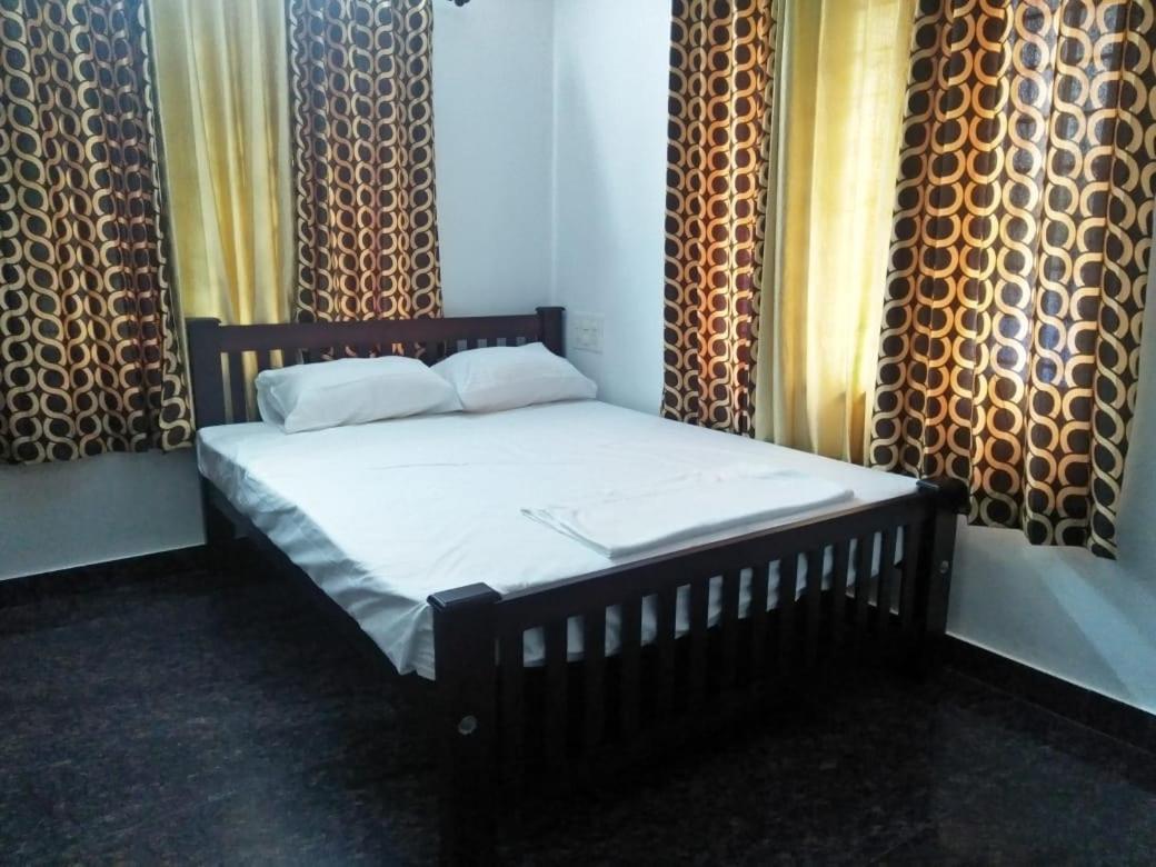 Coral Homes Kochi Zimmer foto