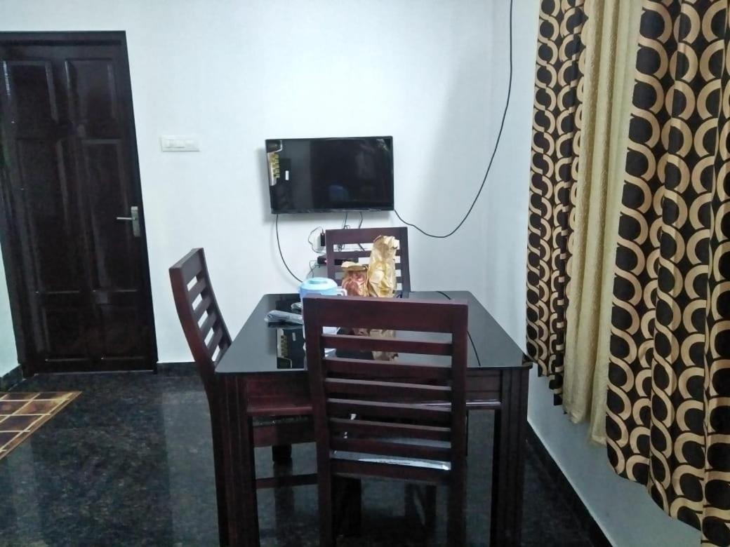 Coral Homes Kochi Zimmer foto
